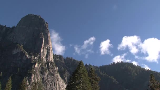 Nubes Por Encima Las Montañas Lapso Tiempo Paisaje — Vídeo de stock