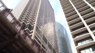 Bir feribottan Chicago nehir manzarası