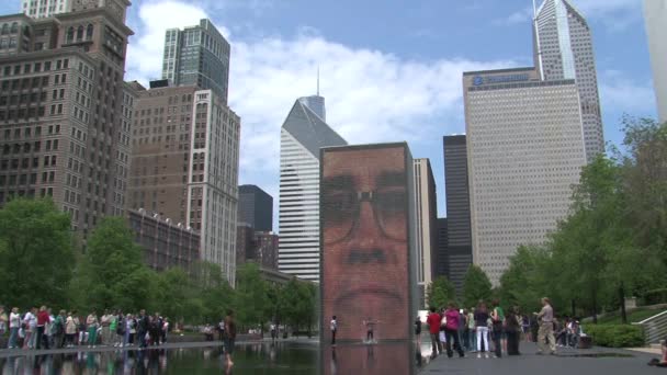 Fontaine Couronne Dans Millennium Park Chicago — Video