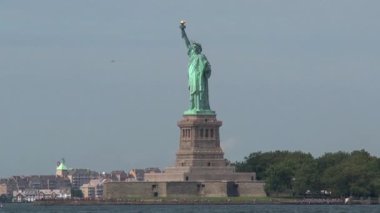 Özgürlük Anıtı, uzaklaşın.