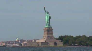 Özgürlük Anıtı, uzaklaşın.