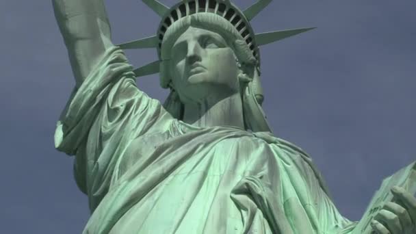 Zoom Out Estatua Libertad — Vídeos de Stock