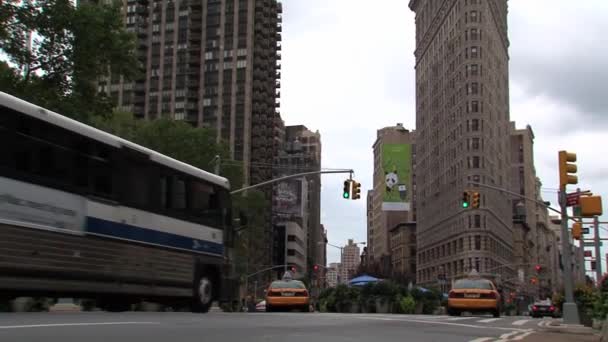 Tráfico Alrededor Del Edificio Flatiron Nueva York — Vídeo de stock