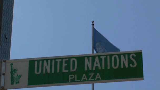 Bandera Las Naciones Unidas Firma Ciudad Nueva York — Vídeos de Stock