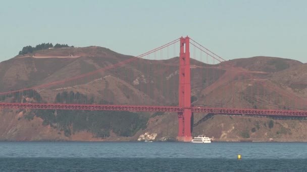 Golden Gate Bridge Zoom Out — Stock video