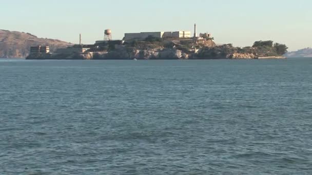 Tiro Medio Desde Alcatraz — Vídeos de Stock