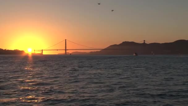 Golden Gate Köprüsü Günbatımı — Stok video