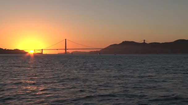 Sonnenuntergang Über Der Golden Gate Bridge — Stockvideo