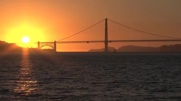 Golden Gate Bridge Zonsondergang — Stockvideo