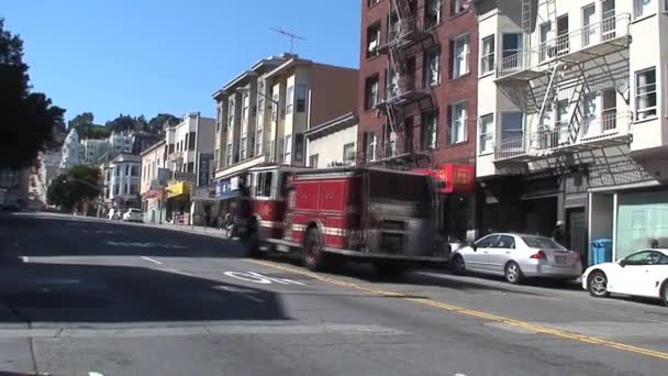 Tűzoltóautó San Franciscóban — Stock videók