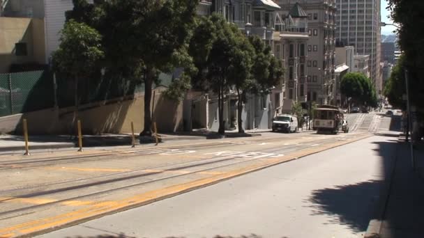 Transamerik Piramidi San Francisco Bir Cable Car — Stok video