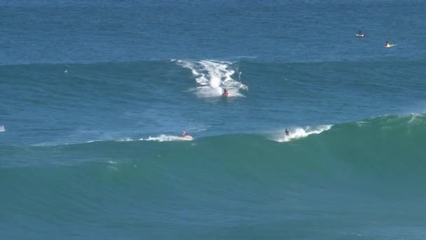 Surfer Bij Grote Golf Surfen Pauze Jaws Aan Noordkust Van — Stockvideo