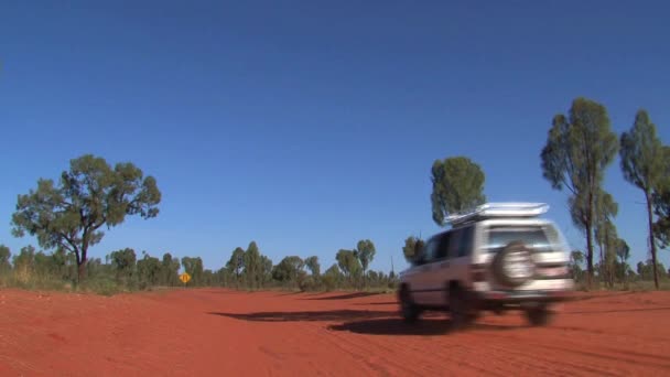 Fyrhjulsdrift Kör Grusväg Utkanten Australien — Stockvideo