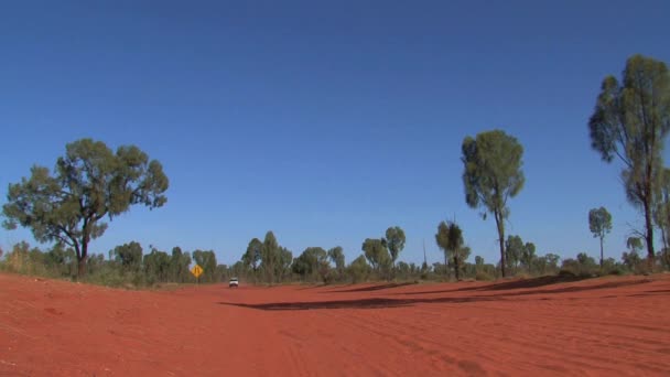Fyrhjulsdrift Kör Grusväg Utkanten Australien — Stockvideo