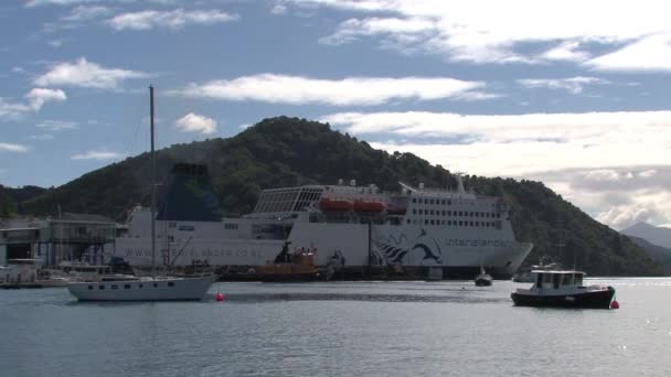 新西兰皮克顿港的渡船 — 图库视频影像