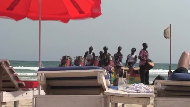 Beach Accra Guys Making Music — Stock Video