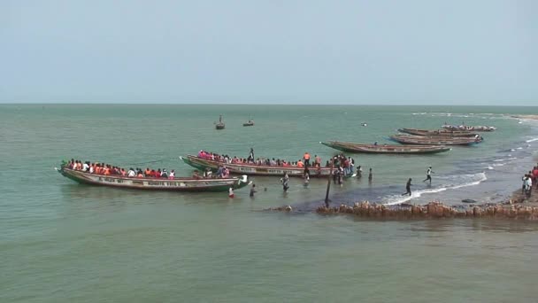 2013 Yılında Banjul Dan Barra Gambiya Feribotu — Stok video