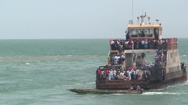 Gambia Vecchio Traghetto Banjul Barra Nel 2013 — Video Stock