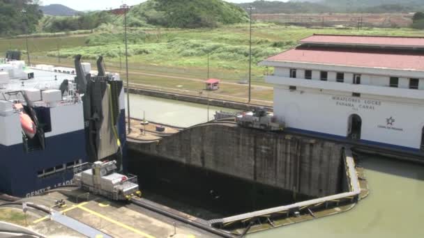 Grand Navire Nykline Quittant Panama Canal Miraflores Écluses — Video