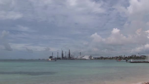 Valero Petrol Rafinerisi Bebek Kumsalı Aruba — Stok video