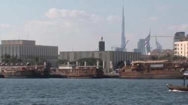 Burj Khalifa, Dubai Limanı