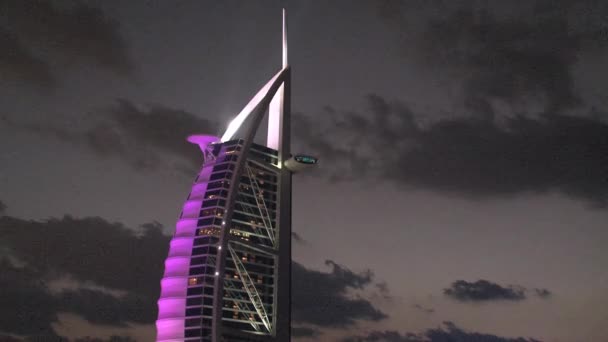 Burj Arab Hotel Fioletowe Światła Dubaj — Wideo stockowe