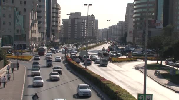 Tráfico Dubai Emiratos Árabes Unidos — Vídeo de stock