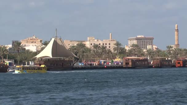 Ônibus Aquático Amarelo Porto Dubai — Vídeo de Stock