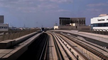Dubai Birleşik Arap Emirlikleri 'nde gökyüzü treni