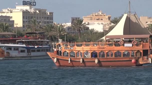 Plavební Loď Přístavu Dubaj — Stock video