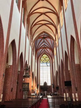 Koci Garnizonowy Bazylika Mniejsza pw. Polonya 'nın Wrocaw şehrinde Wrocawiu' yu giyiyoruz. 