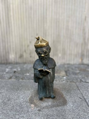 Koci Garnizonowy Bazylika Mniejsza pw. Polonya 'nın Wrocaw şehrinde Wrocawiu' yu giyiyoruz. 