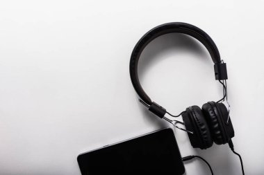 kulaklık ve cep telefonu, müzik konsepti