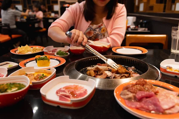 Carne Res Cruda Rebanada Cerdo Parrilla Para Barbacoa Yakiniku Estilo —  Fotos de Stock