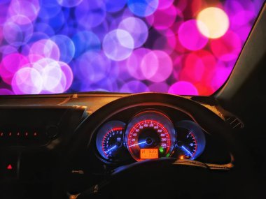 Geceleri, bokeh renk araba