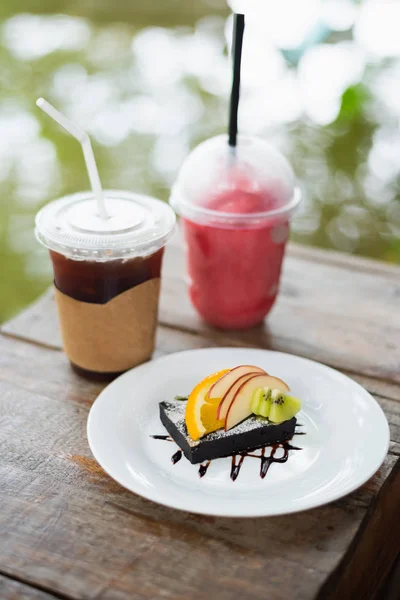 Pastel Brownie Con Frutas Taza Café — Foto de Stock