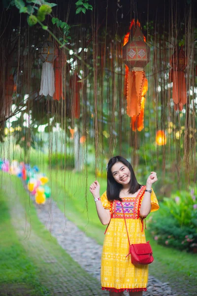 Πορτρέτο της Ασίας κορίτσι στην Ταϊλάνδη — Φωτογραφία Αρχείου