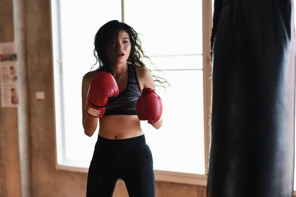 Retrato Boxeo Chica Deportiva Gimnasio Concepto Deporte —  Fotos de Stock