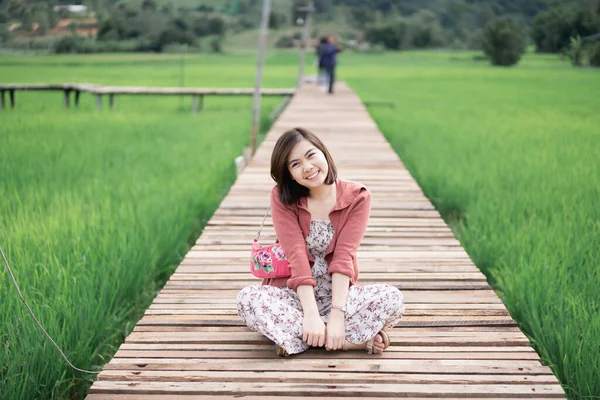 Retrato Hermosa Chica Granja —  Fotos de Stock