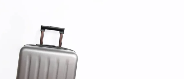 ライトグレーの背景テキストのスーツケース 最小限の創造的な旅行の概念 — ストック写真