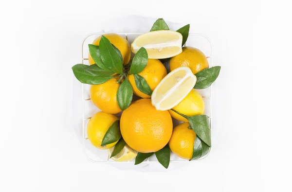 Des Fruits Frais Citron Orange Mandarine Avec Des Feuilles Isolées — Photo