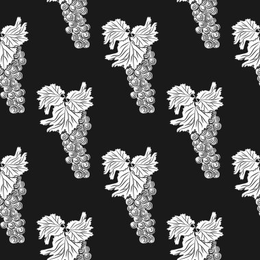 Siyah arka planda bir sürü üzüm. Elle çizilmiş üzümler pürüzsüz. Taze meyve monokrom çizimi. Ambalaj kağıdı ve tekstil baskısı için tasarlanmış. Gravür tarzı arka plan. Vektör illüstrasyonu