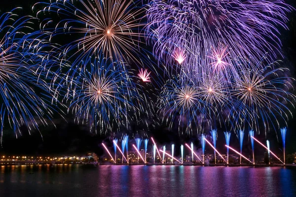 Bright Sharp Fireworks Celebration Bright Sharp Fireworks Celebration Evening Sky — Stock Photo, Image