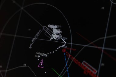 Gece modu bir tüccar gemi seyir görüntüsünü.