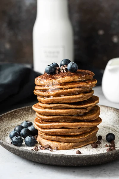 Panqueques de avena con arándanos y miel — Foto de Stock