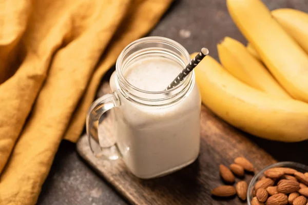 バナナのスムージー タンパク質ミルクセーキ — ストック写真