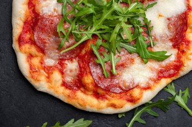 Pizza roka closeup manzaralı