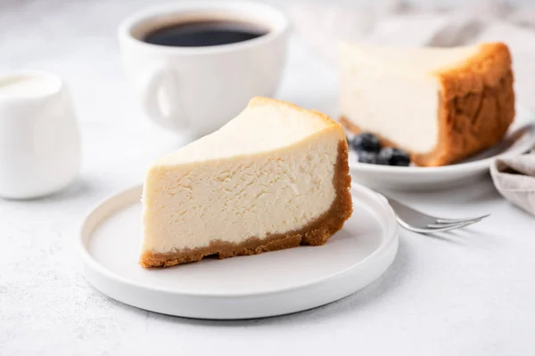 Cheesecake NewYork med kopp kaffe — Stockfoto