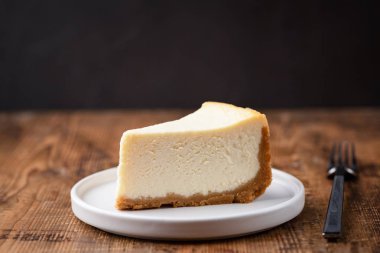 Lezzetli düz cheesecake dilim