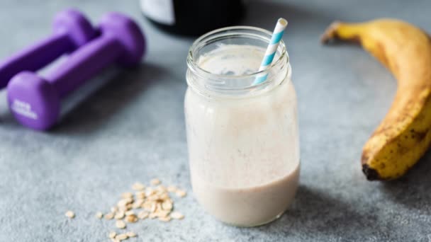 Dricka Protein Milkshake Med Banan Havre Stop Motion Animation — Stockvideo